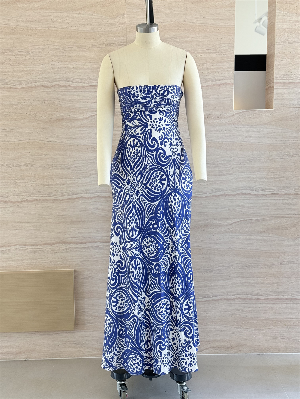 RH-DRESS 01 FACE.jpg