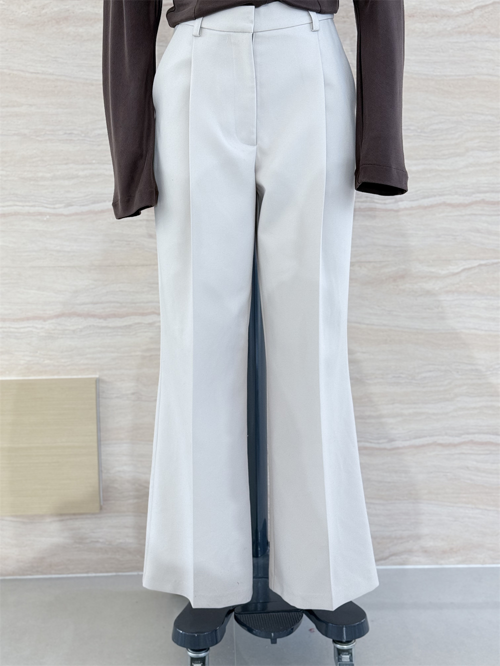 RH-PANT 01 FRONT.jpg