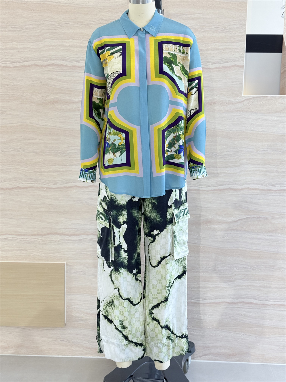 RH-BLOUSE 01 FRONT.jpg