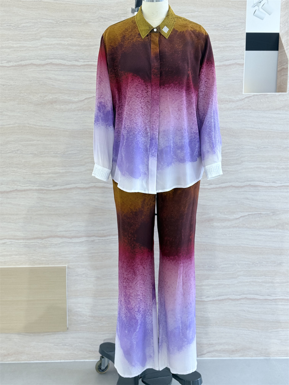 RH-BLOUSE 04 FRONT.jpg